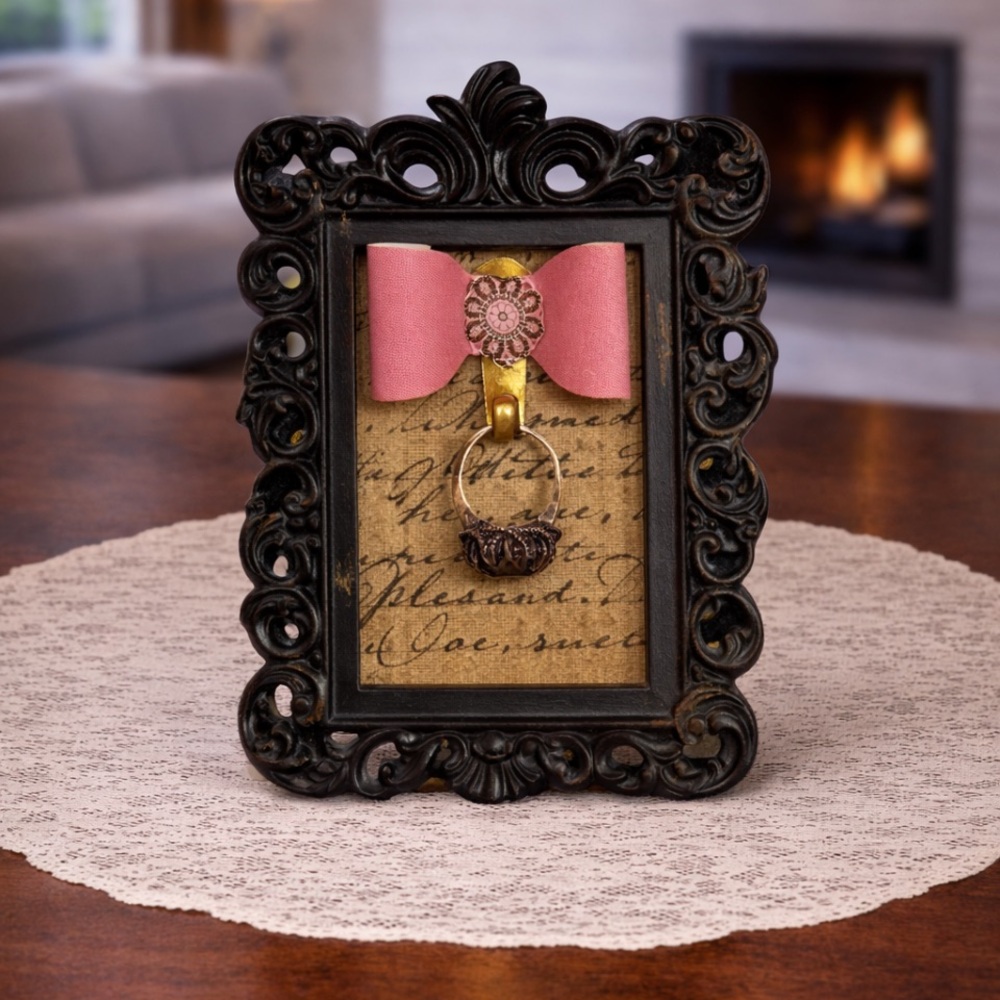New! Cute Framed Ring Display Holder With Pink Bow